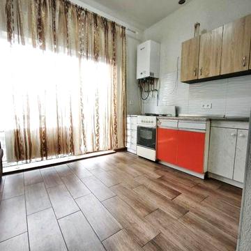 Двухуровневый коттедж на Магистральной, свой дворик BBQ (294-821)