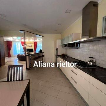 Оренда Котедж біля моря в Аркадії — 3 поверхи, сауна, барбекю, паркінг