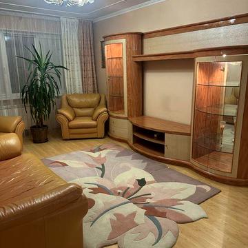 Продам 3и кімнатну квартиру. Мікрорайон Дачний