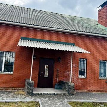 Здається чудовий 4 кімнатний Будинок районі Старе місто.