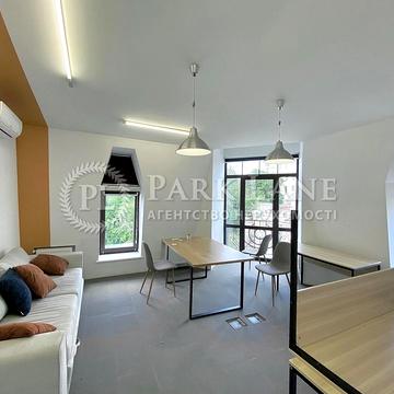 Воздвиженська вул., 51