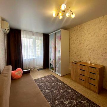 Здаэться однокімнатна квартира на ПТЗ