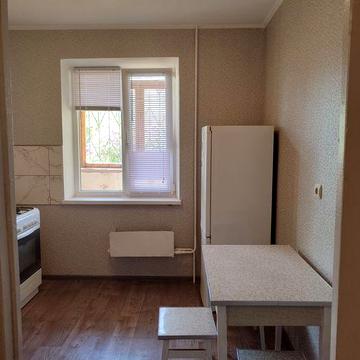 Троєщина. ОРЕНДА гарної 1-ї кв. Вул Милославська 23. 1 поверх. Є газ