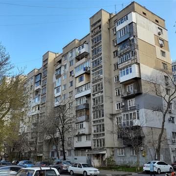 Старорізнична вул. (Куйбишева), 35