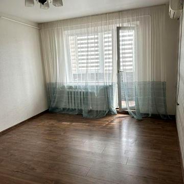 Продам 2-кімнатну квартиру, Намив, Лазурна