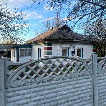 Продам будинок терміново.