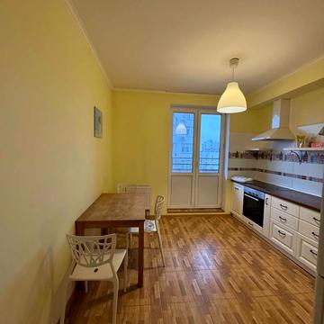 Феодосійська вул., 1