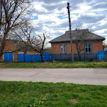 Продається будинок в  тихому , спокійному місці