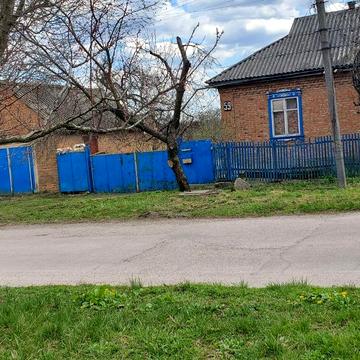 Продається будинок в  тихому , спокійному місці