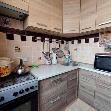 Сдам 3 комнатная квартира Залютино, рядом рынок.