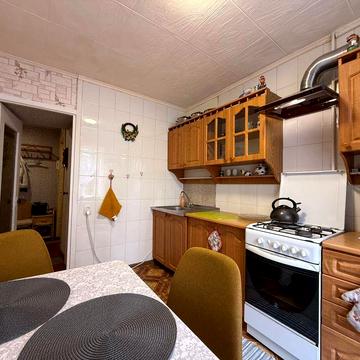 Сдаю 3к. квартиру район 15й горбольницы Б.Хмельницкого