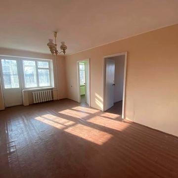 4 х кімнатна Квартира . Район Раківка.-62 кв