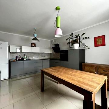 Оренда квартири, вул. Василя Тютюнника, поруч метро Палац України, центр, Печерський район