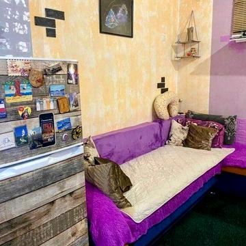 Продам 2 комн.квартиру,надстройка Правый берег Центр г.Каменское.