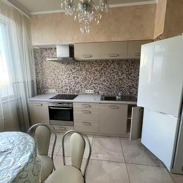 Сдам 2 ком квартиру в Кадоре на Марсельской