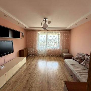 Квартира з балконом- терасою повністю укомплектована меблями та технікою