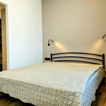 Нагірна вул., 16