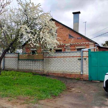 Продам дом Бавария (ул. Чернозёмная), пл. 66 м2+флигель 24 м2, гараж, летняя кухня