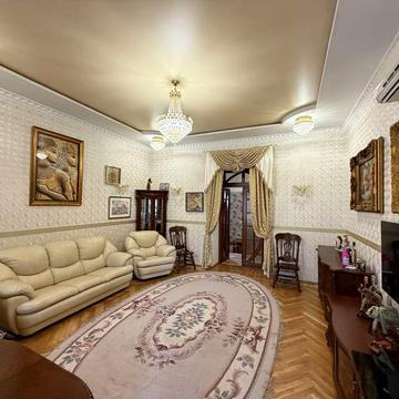 4 комнатная квартира с мебелью на пр-те Шевченко, сталинский проект