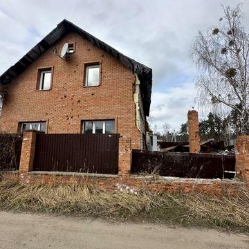 Продаж пошкодженого-жилого будинку під лісом 2 поверхи на 6 сотках с. Мощун