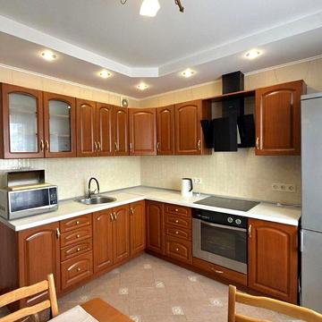 Продам двокімнатну квартиру на Троєщині