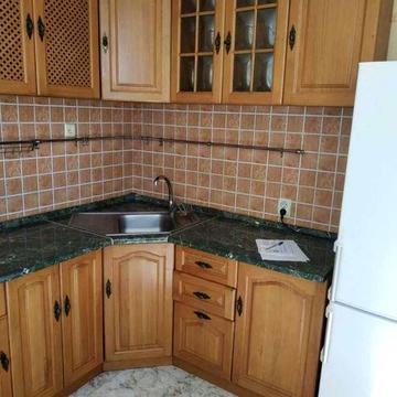 Продається світла 2-к.квартира в якісному цегляному будинку з газом.