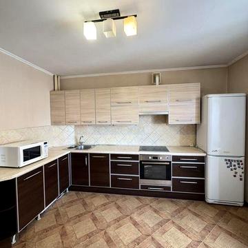 Продаж 2 кімнатної квартири, вул. Незалежності 17. Можно під програми