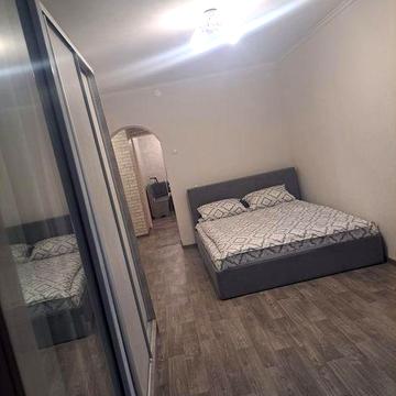 Продам 1 км квартиру в центрі міста