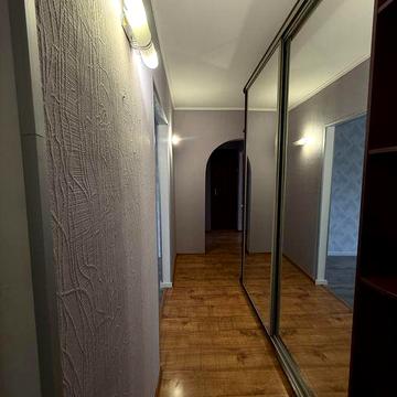 Продам затишну трьохкімнатну на Сонячному