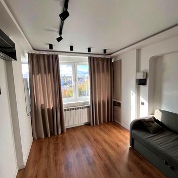 Велика Васильківська вул. (Червоноармійська), 94