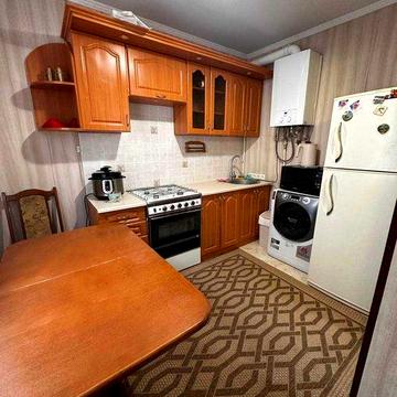 Продам квартиру з капітальним ремонтом в 5-хв від центру міста