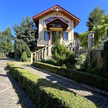 Приватний Будинок  з Басейном - вул. Приміська