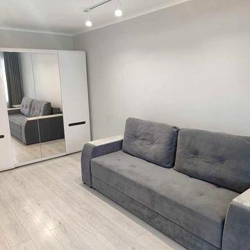 Квартира на Митниці по вул Захисників Азовсталі з ремонтом, меблями та технікою