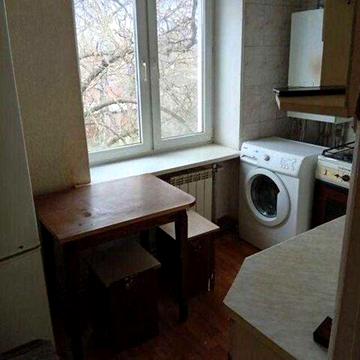 продам двокімнатну квартиру