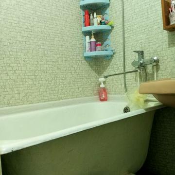 Продам велику   1 кімнатную квартиру в гуртожитку  на Даманському ЖК Уют