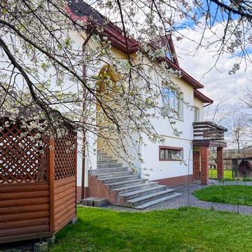 Будинок у затишній локації, 15 км. до Івано-Франківська!