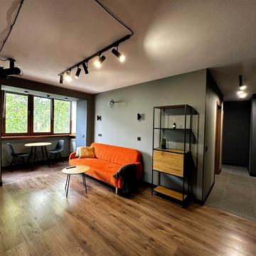 Оренда квартири по вул. Домбровського з автономним опаленням