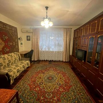 Портова вул., 9