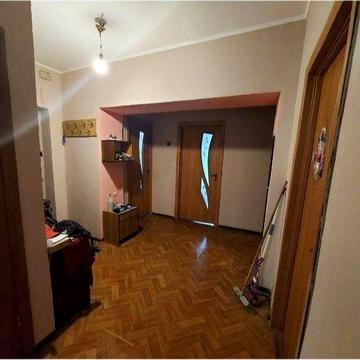 Продається 4-х кімнатна квартира.