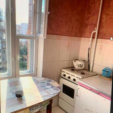 Червоної Калини просп. (Володимира Маяковського), 4