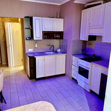 Продаж великої однокімнатної на Олевській 7. ЖК Сосновий бір