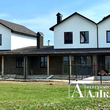 Продам котедж в котеджному містечку