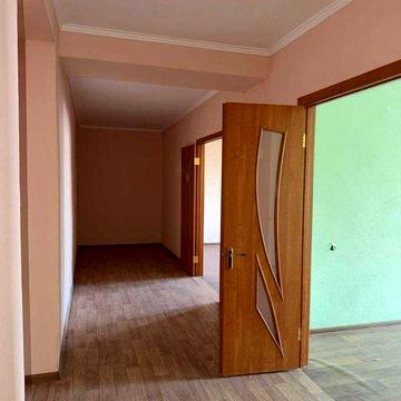 Продається простора 3-кімн. квартира БЕЗ КОМІСІЇ у районі Казбет