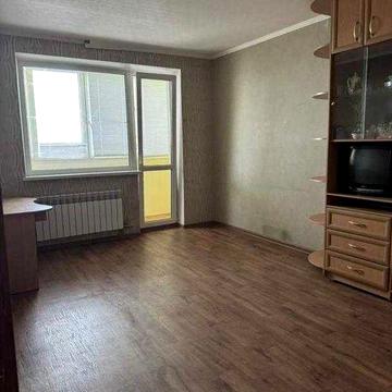 Продаж 2 кімнатної кімнати на Рогані