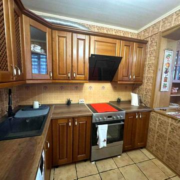 Пос.Жуковского 3 комн.квартира  80м2, улучшенка, капремонт, всё остаётся SV