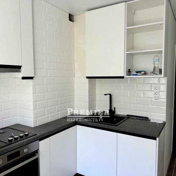 Продам 2- х комнатную квартиру с ремонтом.