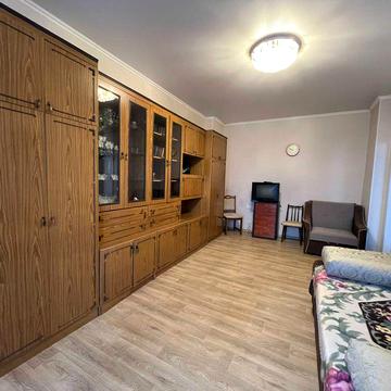 Продам 1к. квартира "Сталінка"/От.Головатого кут Церковна/Пересіпський міст