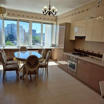 Сдам большую 3к, три кровати! Солнечная 1б, Аркадия, Генуэзская