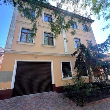 Продам квартира - будинок/Центр/вул.Кінна кут вул.Новосельського/Новий ринок/под бізнес
