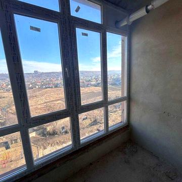 Продам квартиру з видом на гори з частковим ремонтом вул.Вовчинецька